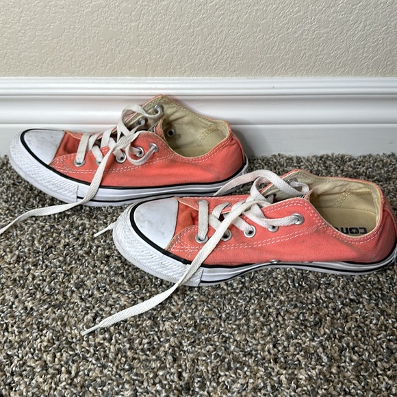 Converse Women’s All Star Chucks Size 6 (men’s 4) Pink - Picture 4 of 6